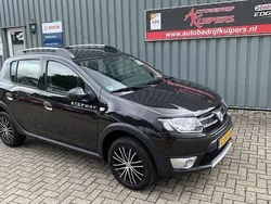 Zwart Gebruikt 2013 Dacia Sandero Lauréate Hatchback | € 6.250 (Eerlijke prijs)