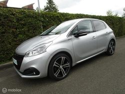 Grijs Gebruikt 2018 Peugeot 208 GT-line Hatchback | € 13.950 (Duur)