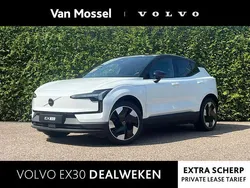 Wit Nieuw 2025 Volvo EX30 Plus SUV | € 37.940