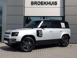 Hakuba silver (licht grijs metallic)zwart Gebruikt 2022 Land Rover Defender SE Dynamic SUV | € 79.800 (Goede deal)