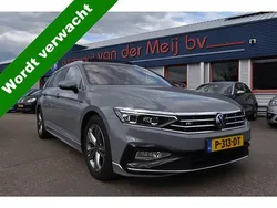 Grijs Gebruikt 2022 VW Passat Business+ Stationwagen | € 28.999 (Duur)