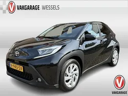 Zwart Gebruikt 2022 Toyota Aygo Hatchback | € 16.950 (Eerlijke prijs)