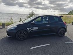 Zwart Gebruikt 2006 Renault Clio II R.S. Hatchback | € 1.750 (Goede deal)