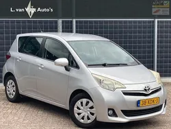 Grijs Gebruikt 2012 Toyota Verso-S MPV | € 5.950 (Goede deal)