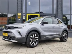 Grijs Gebruikt 2023 Opel Mokka Elegance SUV | € 22.950 (Eerlijke prijs)