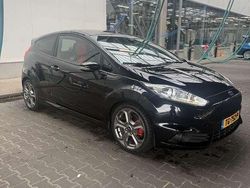 Zwart Gebruikt 2014 Ford Fiesta ST Hatchback | € 9.995 (Goede deal)