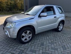 Grijs (metallic) Gebruikt 2005 Suzuki Grand Vitara Exclusive SUV | € 3.800
