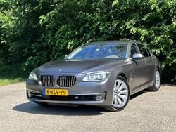 Grijs (metallic) Gebruikt 2012 BMW 740L Sedan | € 17.500