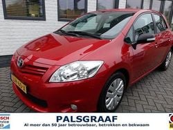 Rood Gebruikt 2011 Toyota Auris Comfort Hatchback | € 8.950 (Iets duurder)