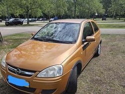 Oranje Gebruikt 2003 Opel Corsa Enjoy Hatchback | € 850 (Eerlijke prijs)