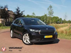 Zwart Gebruikt 2021 Skoda Enyaq iV SUV | € 31.490 (Eerlijke prijs)
