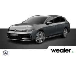 Zwart Nieuw 2024 VW Passat R-line Edition Stationwagen | € 55.841 (Goede deal)
