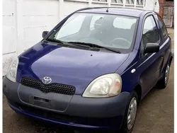 Blauw Gebruikt 1999 Toyota Yaris Hatchback | € 1.200 (Eerlijke prijs)