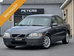 Grijs Gebruikt 2005 Volvo S60 Summum Sedan | € 9.990