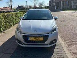 Wit Gebruikt 2016 Peugeot 208 Hatchback | € 5.400 (Goede deal)
