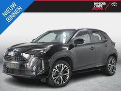 Zwart Gebruikt 2022 Toyota Yaris Cross Executive SUV | € 27.950 (Eerlijke prijs)