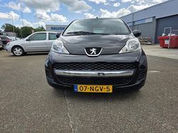 Zwart Gebruikt 2010 Peugeot 107 Hatchback | € 2.799 (Eerlijke prijs)