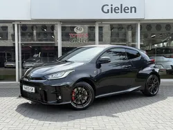 Zwart Gebruikt 2021 Toyota Yaris Hatchback | € 39.900