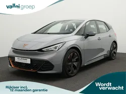 Grijs Gebruikt 2023 Cupra Born e-Boost Hatchback | € 32.900 (Eerlijke prijs)