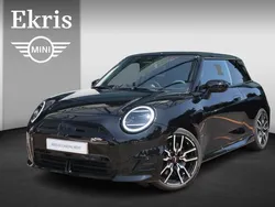 Zwart Gebruikt 2024 Mini Cooper Hatchback | € 35.950