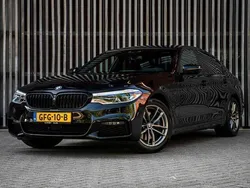 Zwart, metallic lak Gebruikt 2020 BMW 530e M Sport Sedan | € 30.950 (Eerlijke prijs)