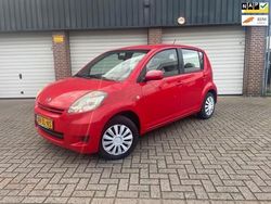 Rood Gebruikt 2008 Daihatsu Sirion Hatchback | € 1.350 (Goede deal)