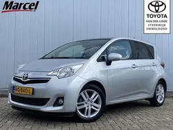 Grijs Gebruikt 2012 Toyota Verso-S MPV | € 10.900 (Eerlijke prijs)