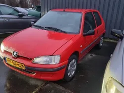 Rood Gebruikt 2003 Peugeot 106 Hatchback | € 950 (Eerlijke prijs)