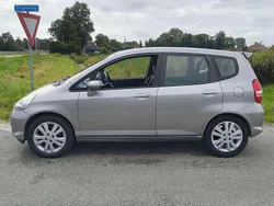Grijs Gebruikt 2005 Honda Jazz LS Hatchback | € 2.500 (Goede deal)