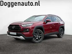 Rood, metallic lak Gebruikt 2022 Toyota RAV4 Hybrid SUV | € 43.445 (Eerlijke prijs)