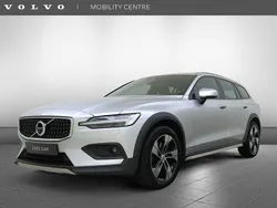 Grijs Gebruikt 2019 Volvo V60 CC Pro Stationwagen | € 37.935 (Eerlijke prijs)