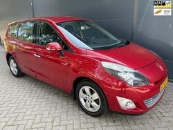 Rood Gebruikt 2009 Renault Grand Scénic III Dynamique MPV | € 3.945 (Goede deal)