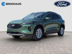 Groen, metallic lak Nieuw 2025 Ford Kuga Titanium SUV | € 38.900 (Goede deal)