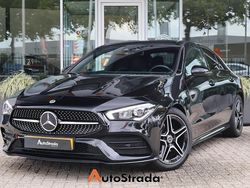 Zwart Gebruikt 2021 Mercedes 180 AMG line Sedan | € 29.700 (Eerlijke prijs)