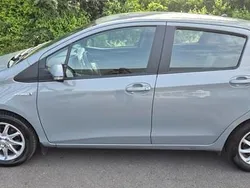 Grijs Gebruikt 2019 Toyota Yaris Hatchback | € 14.950 (Eerlijke prijs)