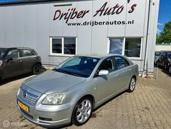 Grijs Gebruikt 2005 Toyota Avensis Executive Hatchback | € 2.000 (Goede deal)