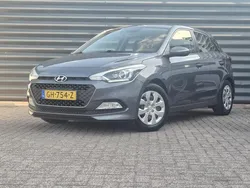 Grijs Gebruikt 2015 Hyundai i20 Comfort Hatchback | € 6.950 (Eerlijke prijs)