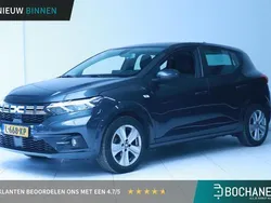 Grijs, metallic lak Gebruikt 2021 Dacia Sandero Essentiel Hatchback | € 12.945 (Eerlijke prijs)