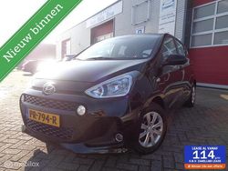 Zwart Gebruikt 2017 Hyundai i10 Premium Hatchback | € 6.950 (Eerlijke prijs)