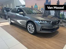 Grijs Nieuw 2024 Skoda Superb Lounge Hatchback | € 47.800 (Iets duurder)