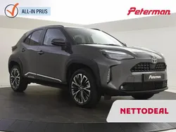 Grijs, metallic lak Gebruikt 2024 Toyota Yaris Cross Executive SUV | € 30.599 (Eerlijke prijs)