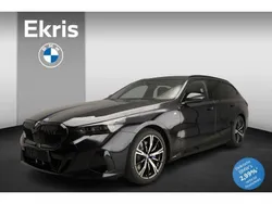 Carbon black metallic (zwart metallic) Nieuw 2025 BMW i5 Comfort Edition Sedan | € 99.990