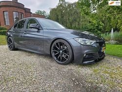 Grijs Gebruikt 2017 BMW 320 Executive Sedan | € 17.950 (Goede deal)