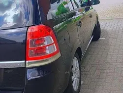 Zwart Gebruikt 2008 Opel Zafira MPV | € 4.000 (Eerlijke prijs)