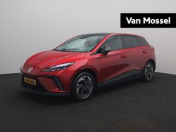 Rood Gebruikt 2023 MG MG4 EV Luxury Hatchback | € 22.995 (Eerlijke prijs)