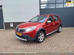 Rood Gebruikt 2010 Dacia Sandero Stepway Hatchback | € 4.650 (Eerlijke prijs)