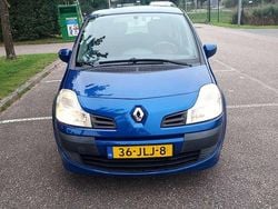 Blauw Gebruikt 2009 Renault Modus Expression MPV | € 1.250 (Goede deal)