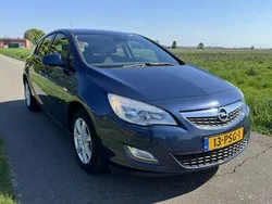 Blauw Gebruikt 2011 Opel Astra Edition Hatchback | € 4.450 (Eerlijke prijs)