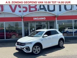 Wit, metallic lak Gebruikt 2022 VW T-Roc R-line SUV | € 27.750 (Eerlijke prijs)