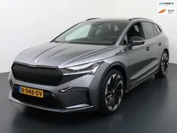 Grijs, metallic lak Gebruikt 2022 Skoda Enyaq iV SportLine SUV | € 36.945 (Eerlijke prijs)